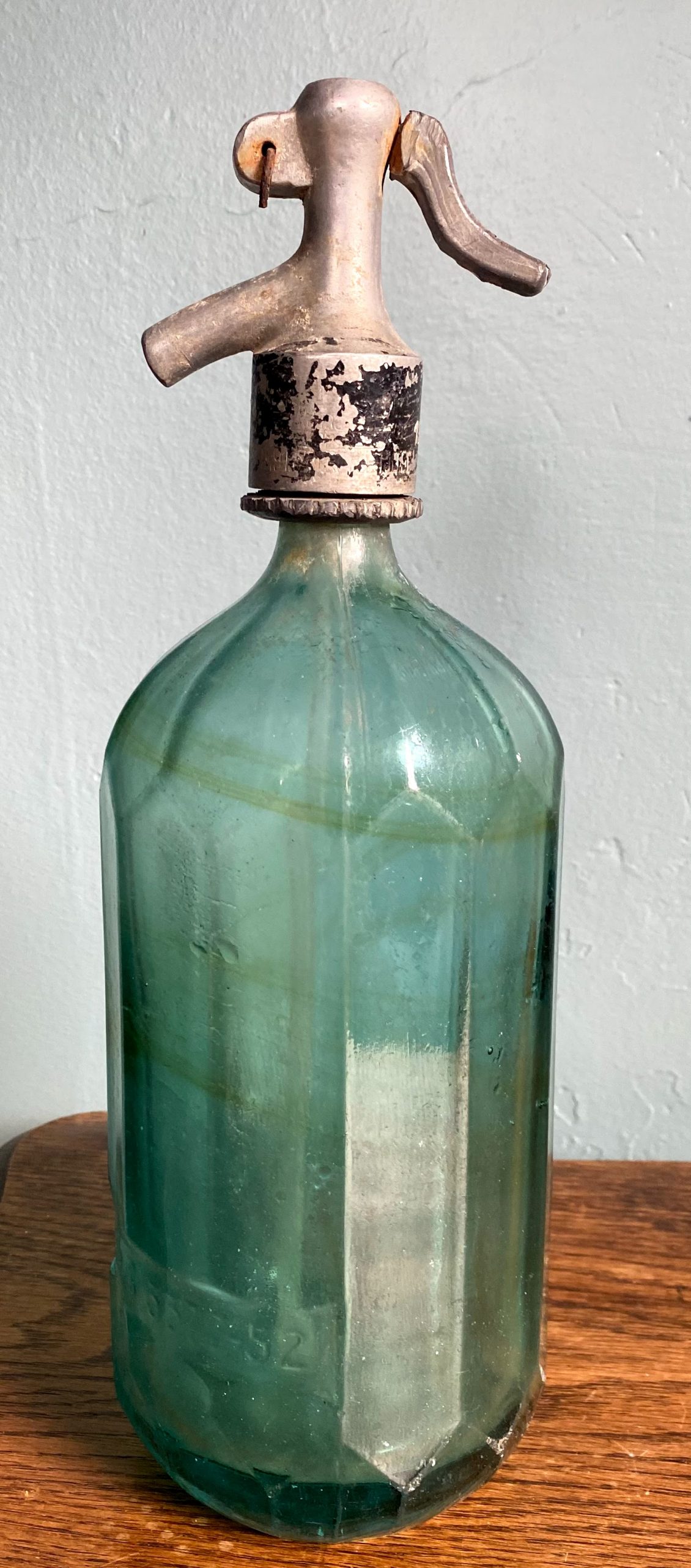 Lichtblauwe "Romanian Seltzer Bottle" Soda - of Sifonfles gemerkt – ca. 1970