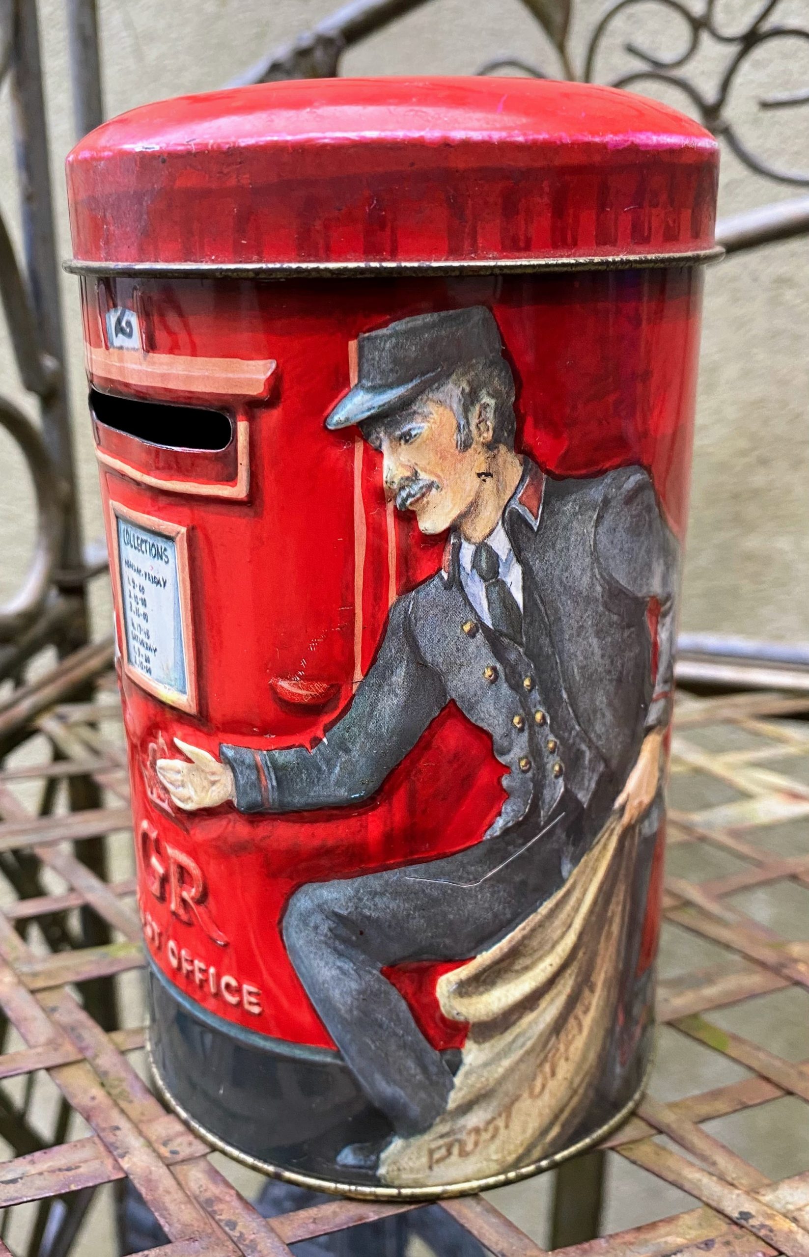 5305516932.jpg Churchill’s Heritage Spaarpot – Post Box Money Tin – Engeland ca. 1996