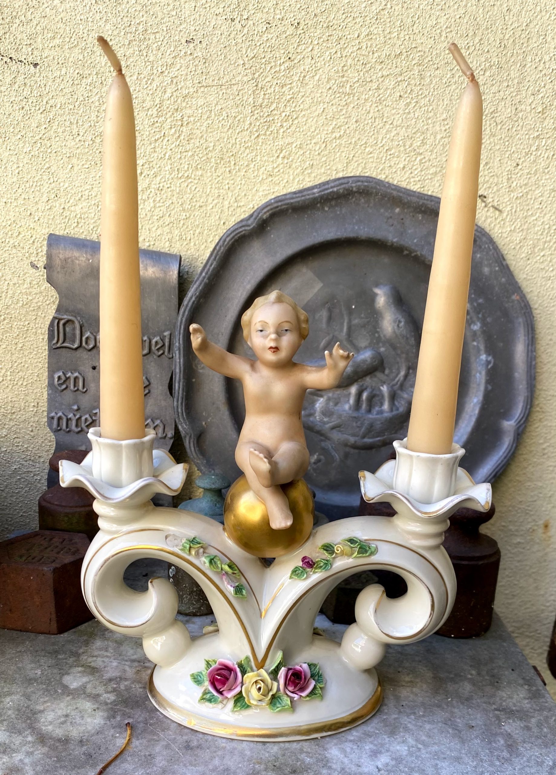 5305517563.jpg Decoratieve porseleinen kandelaar met putti naar Carl Thieme Potschappel Dresden Duitsland ca. 1900