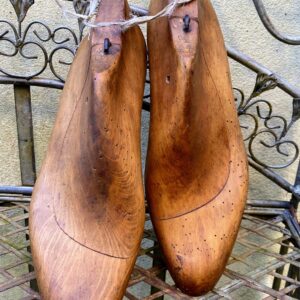 5305520285.jpg Koppel Antieke houten schoenleesten - maat 45 – begin 1900