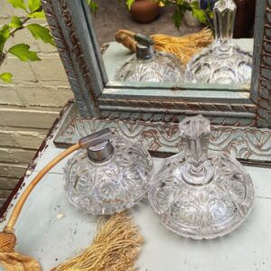 Art Deco Elegantie – Retro Parfumset met Verstuiver en Poederpotje uit de Jaren 30