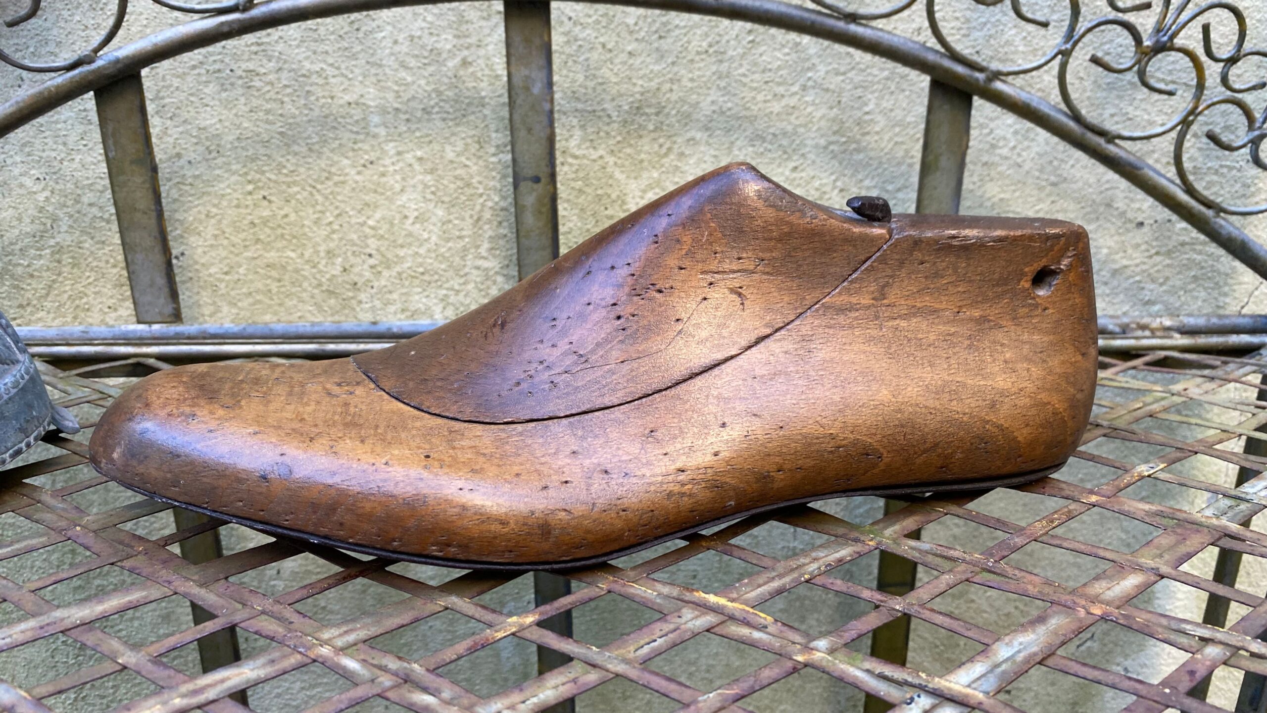 5337455822.jpg Antieke Houten Schoenleest – Maat 43, Begin 20e Eeuw