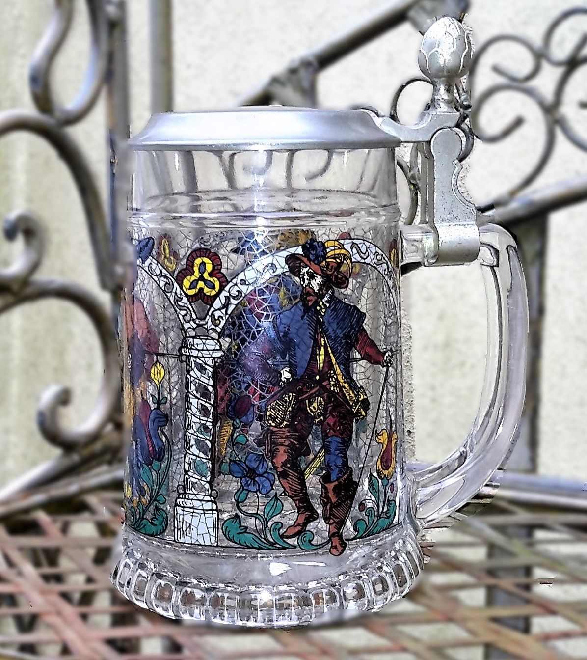 5339977027.jpg Vintage Duitse bierpul met tinnen deksel – Riddermotieven (ca. 1960–1970)