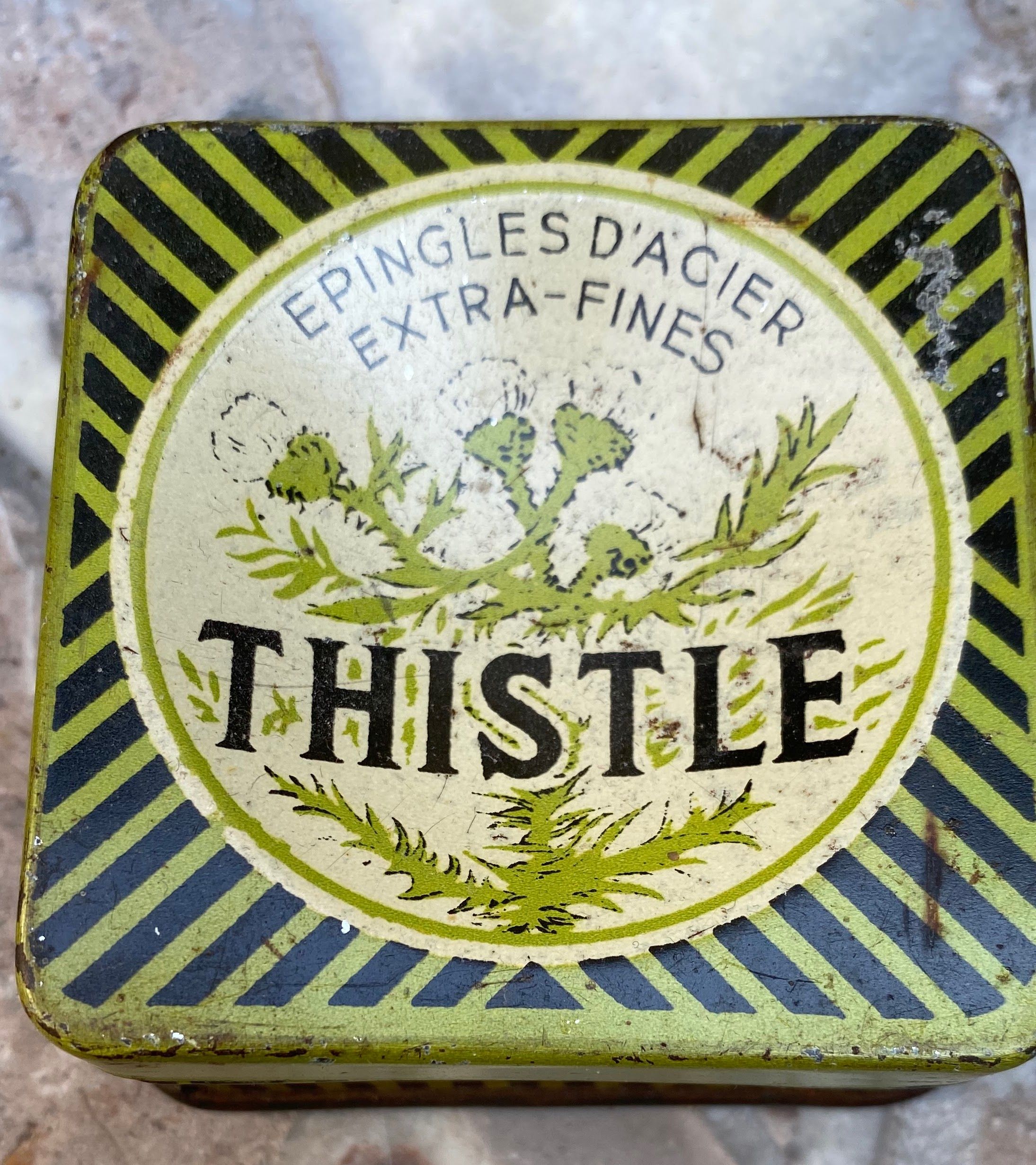 5383782502.jpg Zeldzaam blik THISTLE Epingles d`Acier 50 Grammes – Belgische spelden, jaren ’50