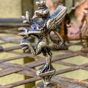 5389619488.jpg Uniek schaakstuk in de vorm van een griffioen draak – Handgemaakt, vermoedelijk Turks vakmanschap