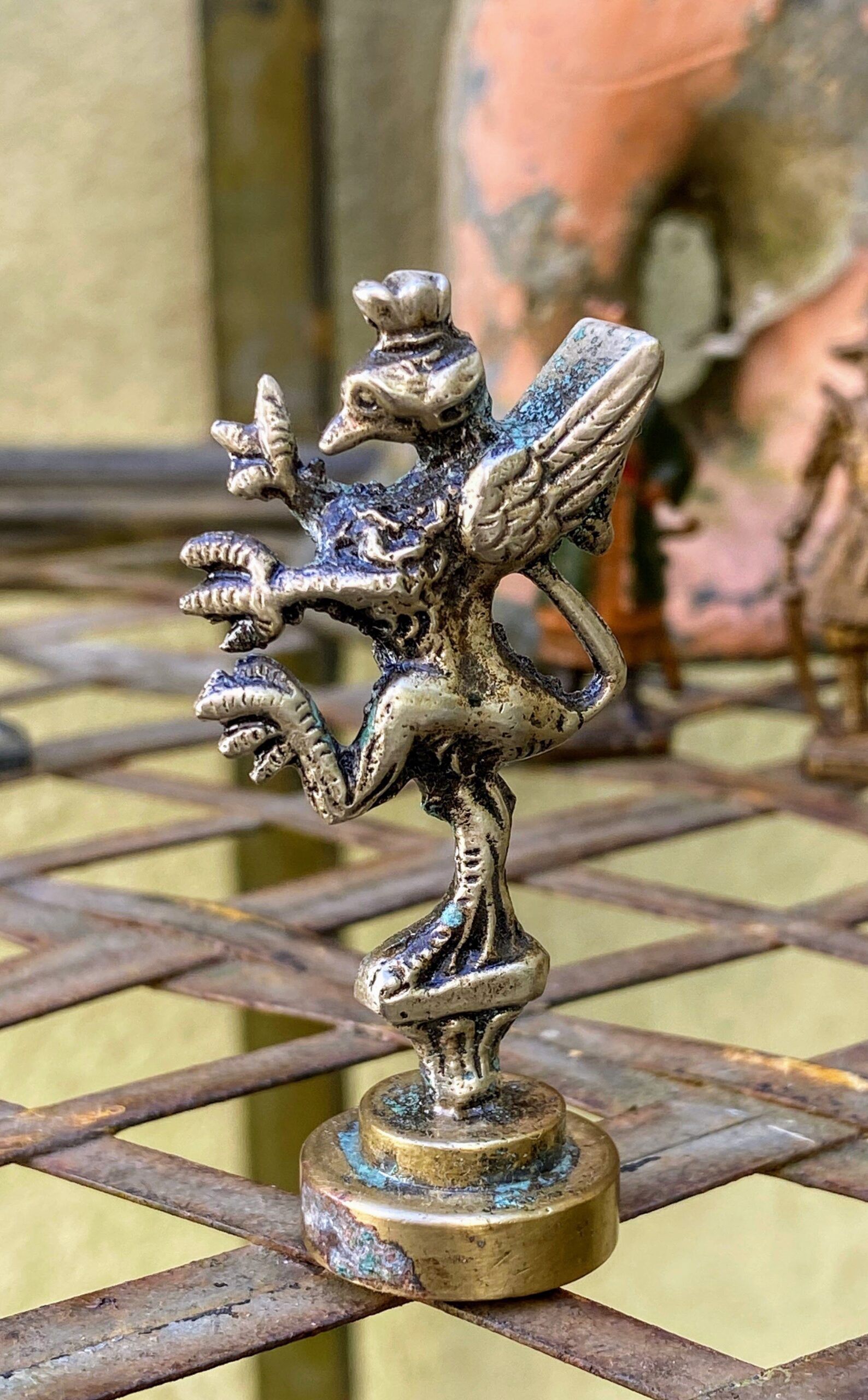 5389619488.jpg Uniek schaakstuk in de vorm van een griffioen draak – Handgemaakt, vermoedelijk Turks vakmanschap