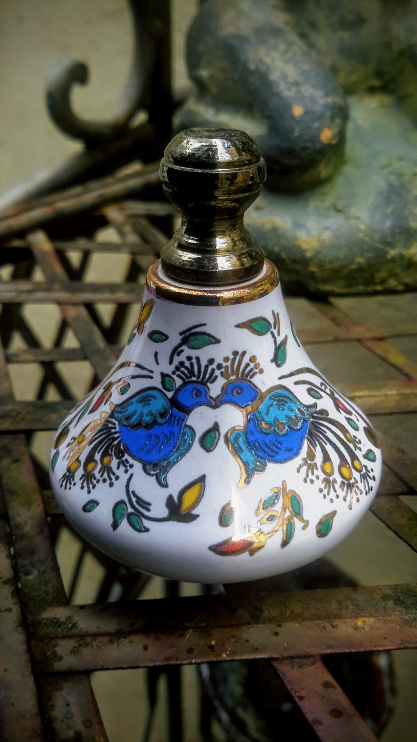 5393132504.jpg Oosters geïnspireerd parfumflesje Keramiek Wit