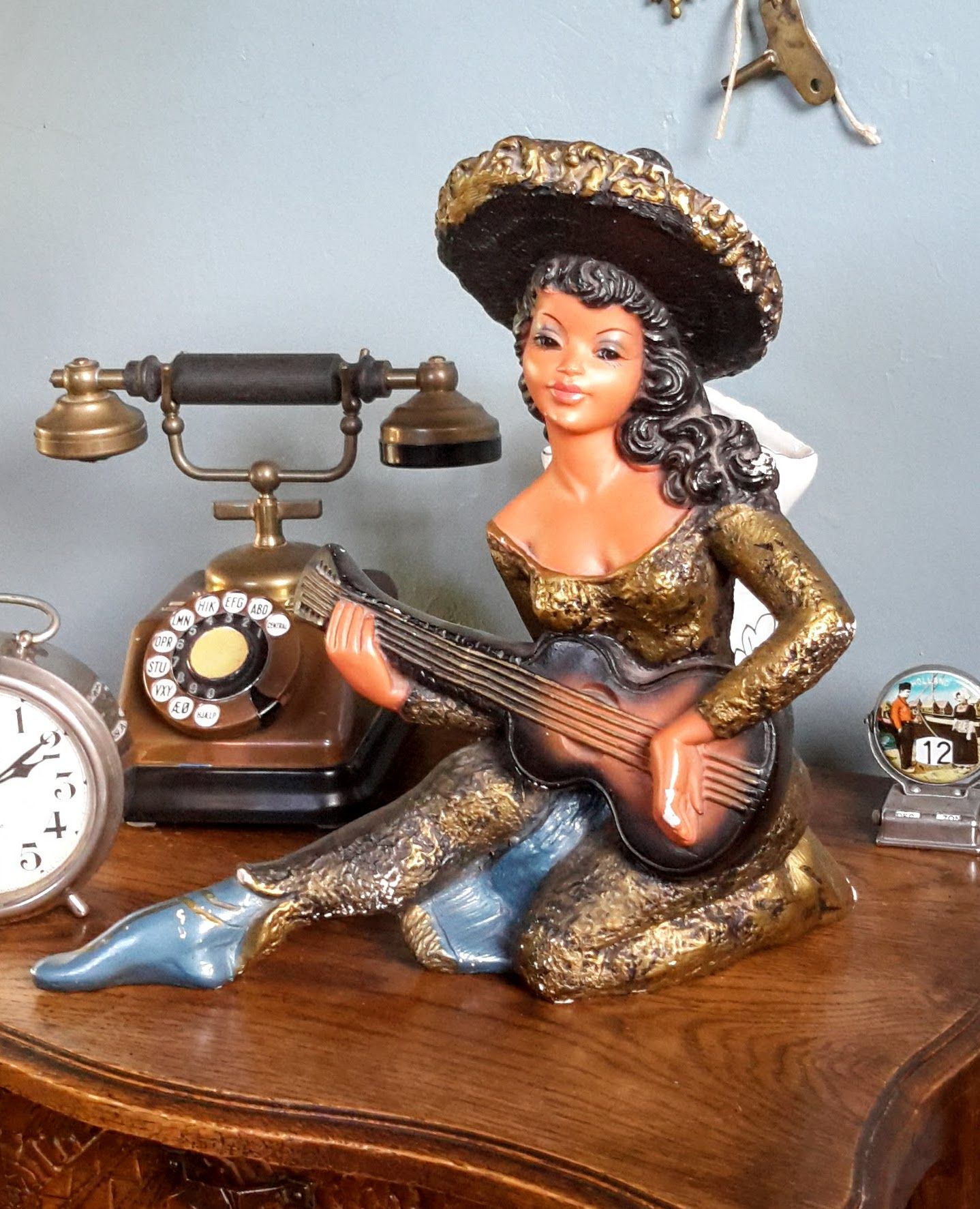 5393133172.jpg Prachtig Beeld Mexicaanse vrouw met een gitaar