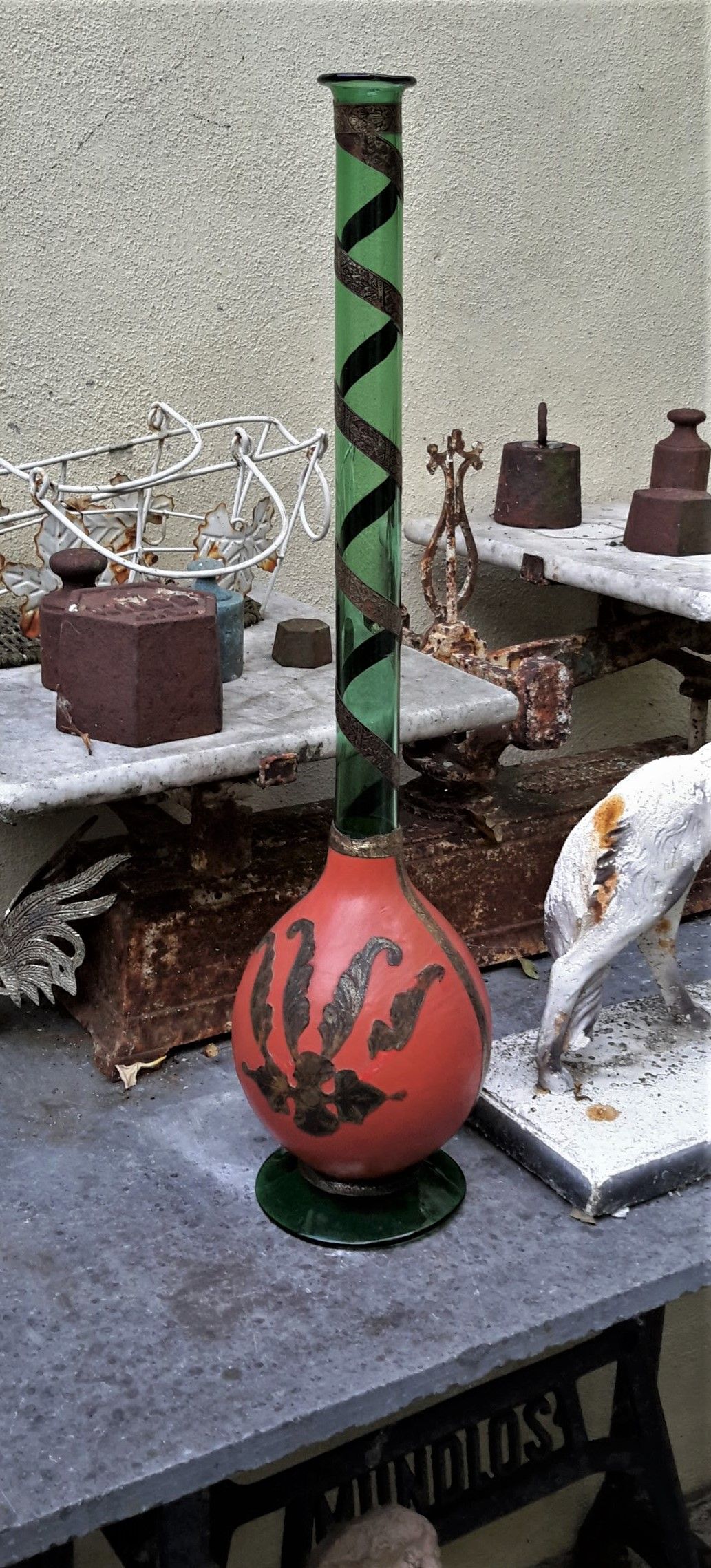 5393137215.jpg Decoratieve sierfles met lange hals en lederen bekleding