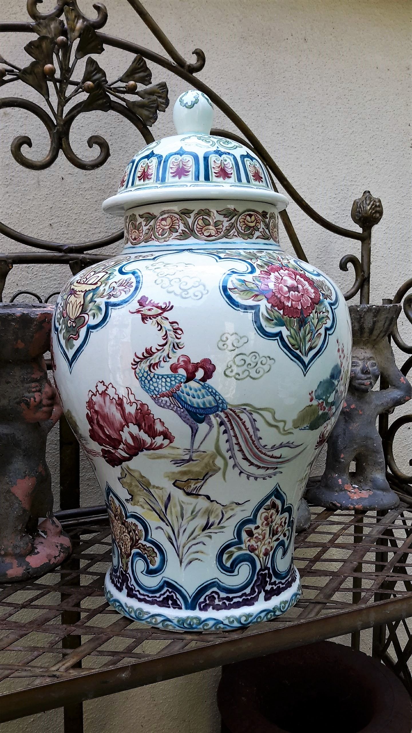 5393137961.jpg Boch Frères - Dekselvaas ‘changhai’ handworked
