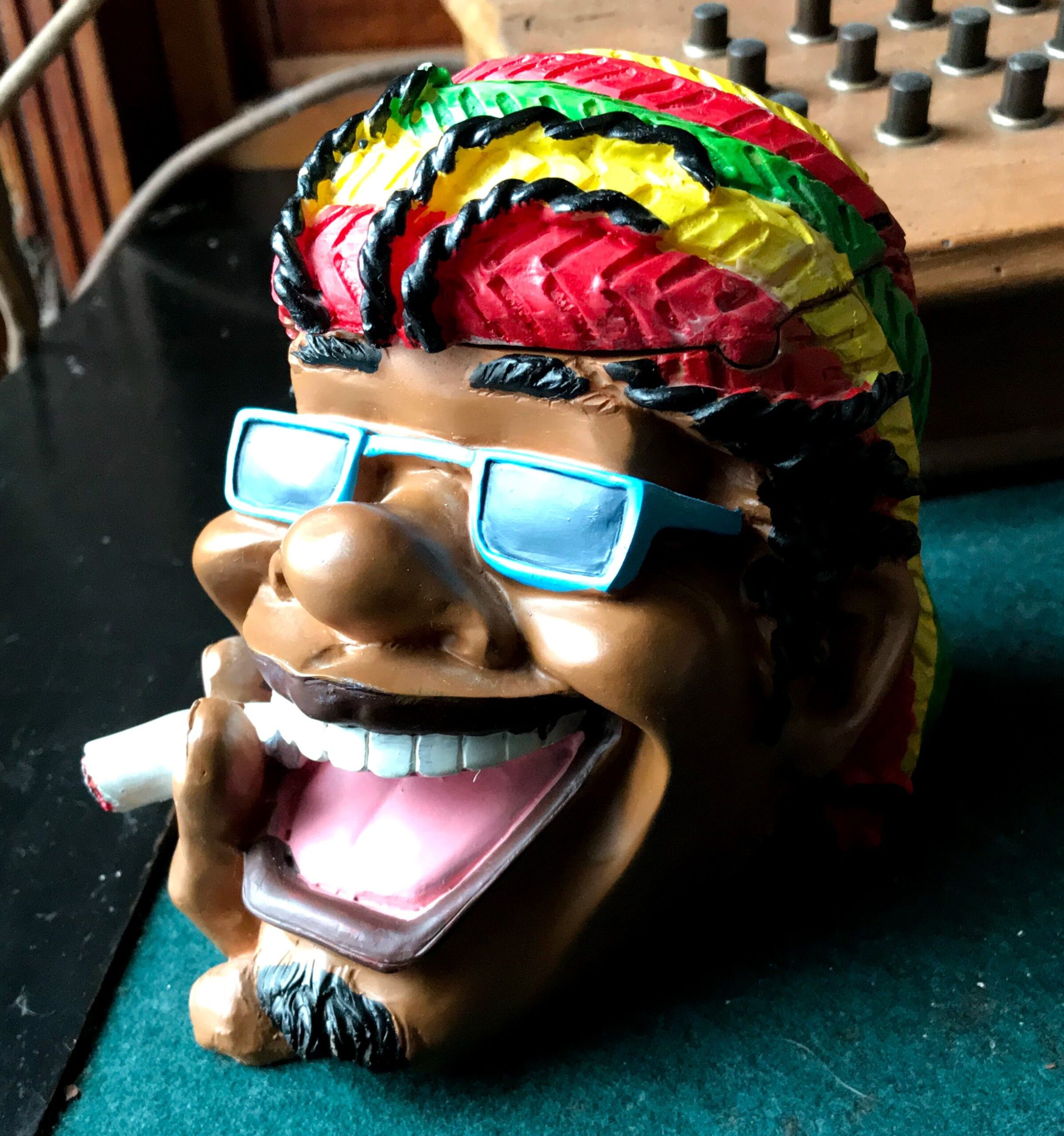 5393142952.jpg Leuke Asbak Rastaman Hoofd