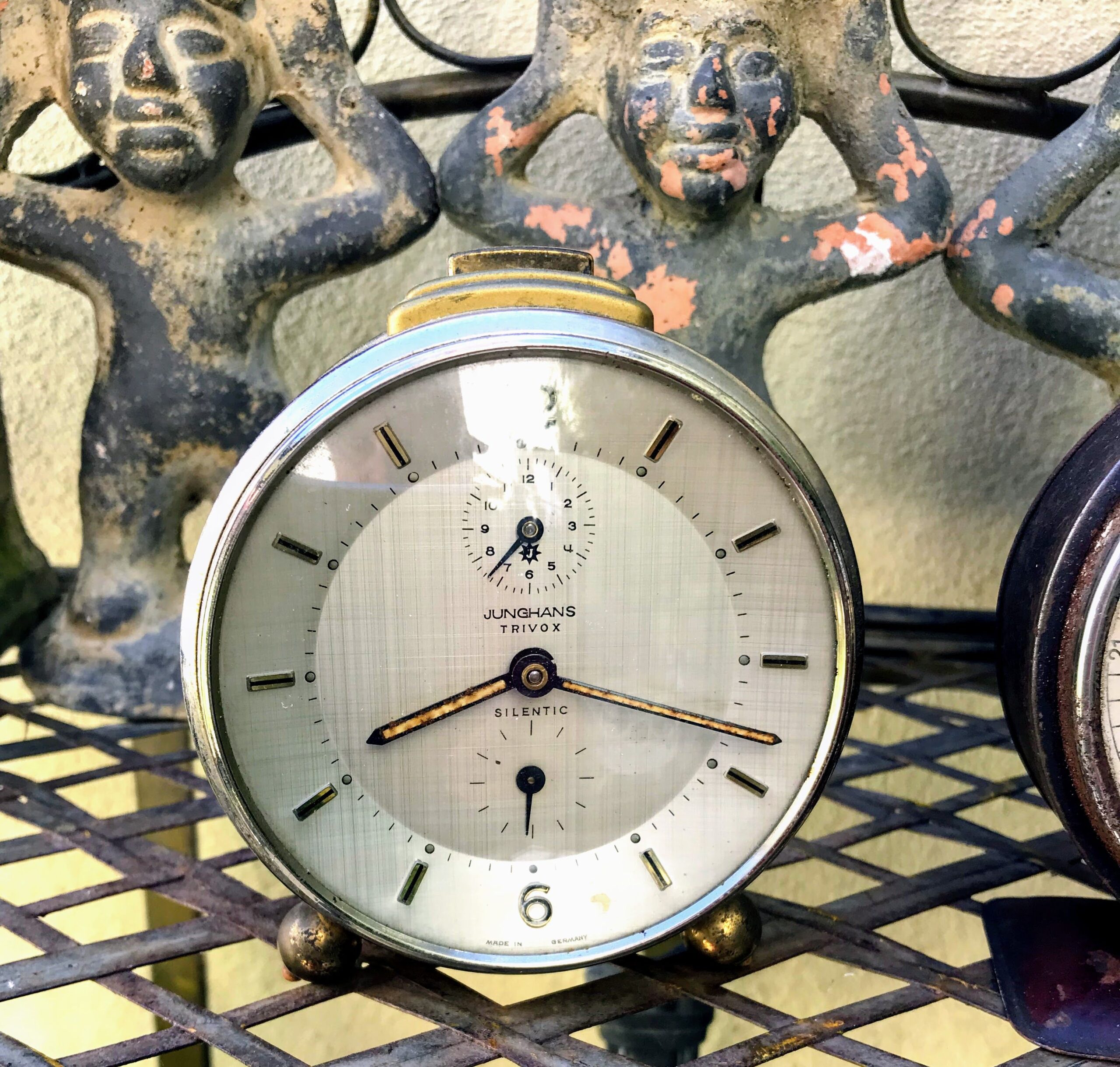 Vintage goudkleurige wekker Junghans trivox Silentic