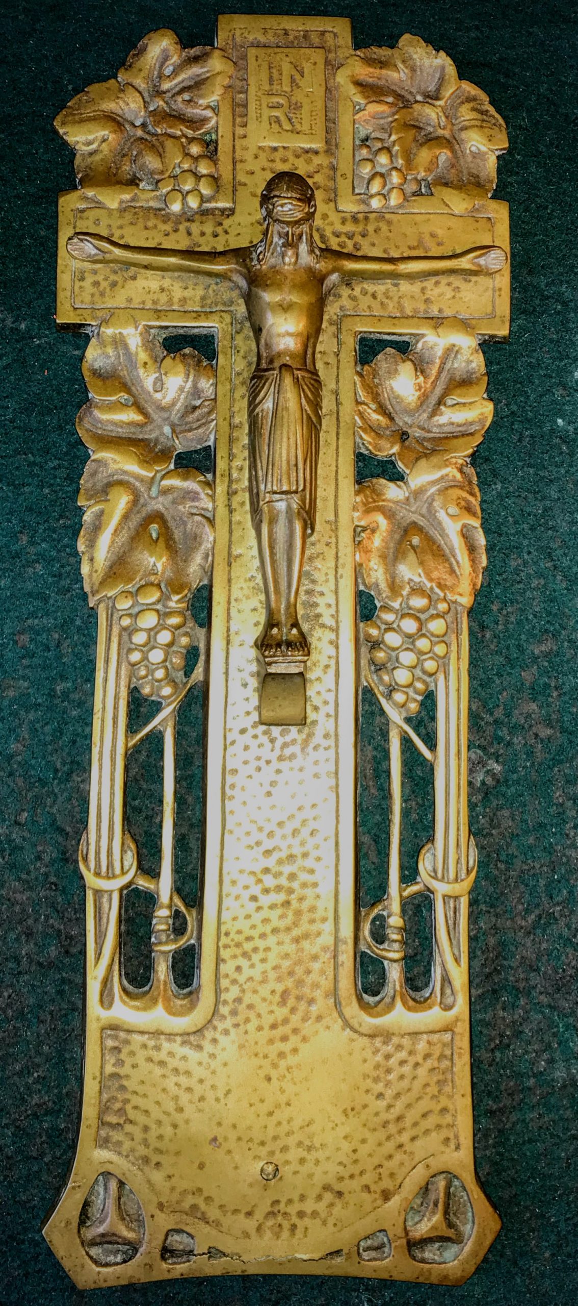 Authentiek Art Deco messing crucifix met prachtige decoratieve elementen