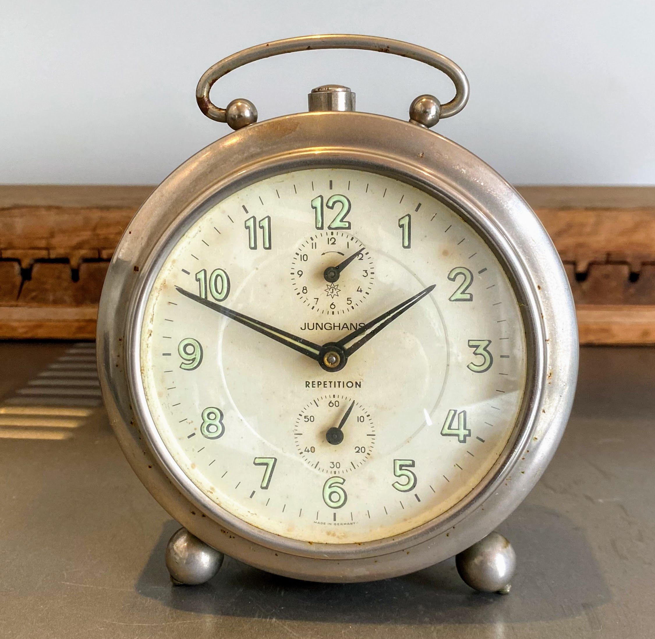 5393157917.jpg Vintage verchroomde Duitse Wekker Junghans Repetition jaren 50
