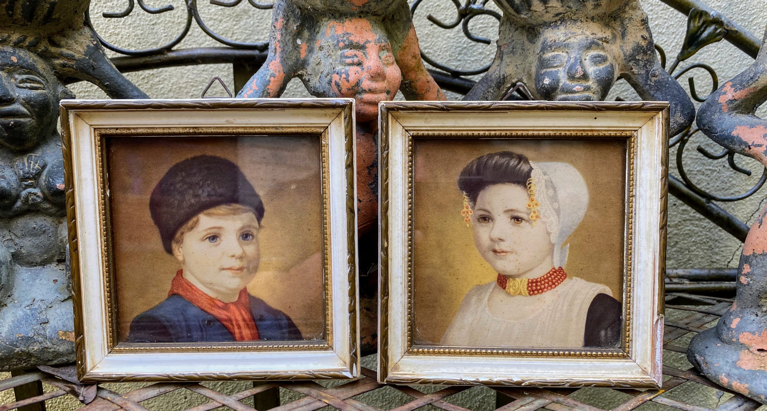 5393158489.jpg Leuke kleine kadertjes Hollands Jongentje en Meisje in typische klederdracht