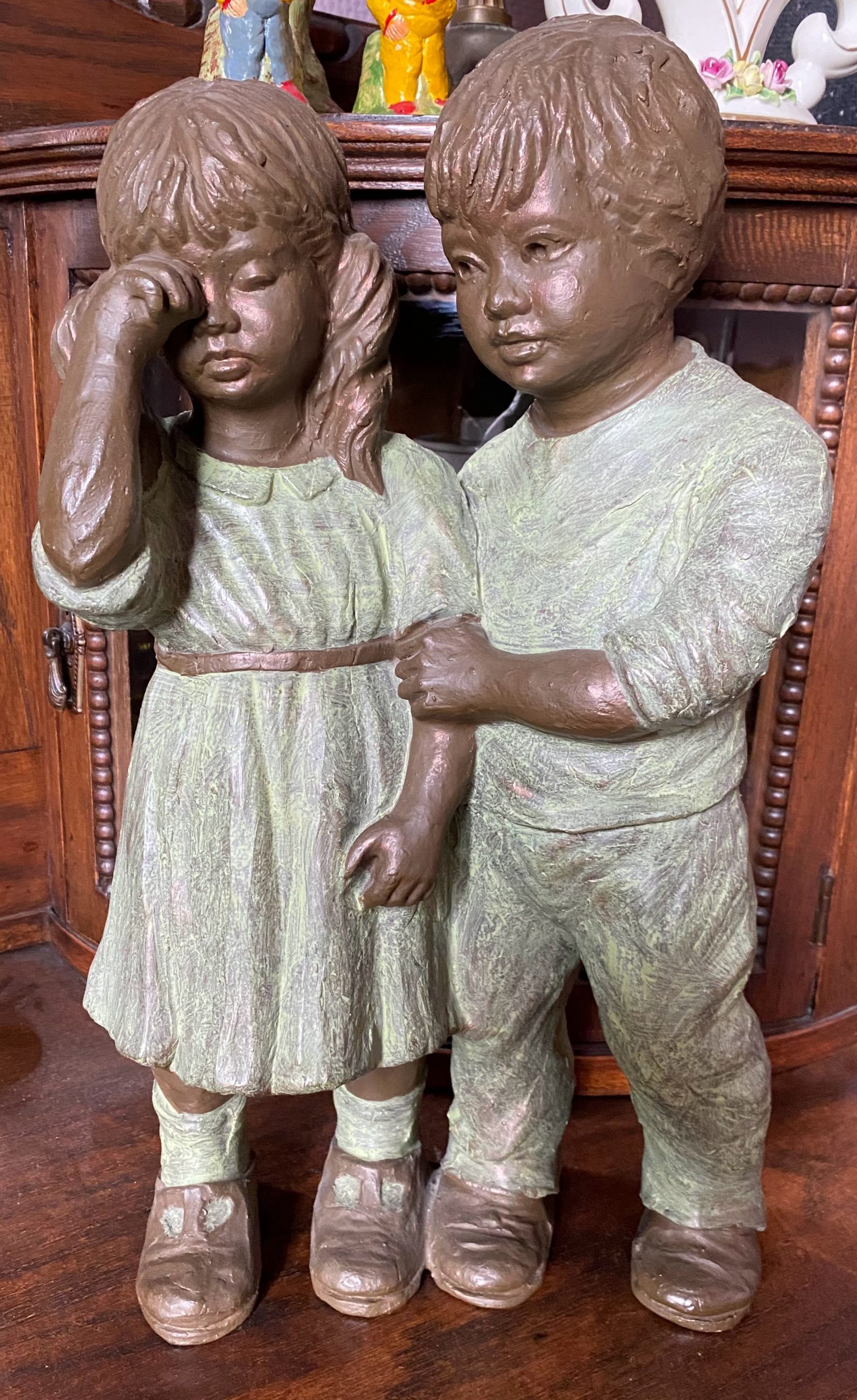 Geert Kunen - Realistische handgemaakte keramiek sculptuur van meisje en jongen 50 cm