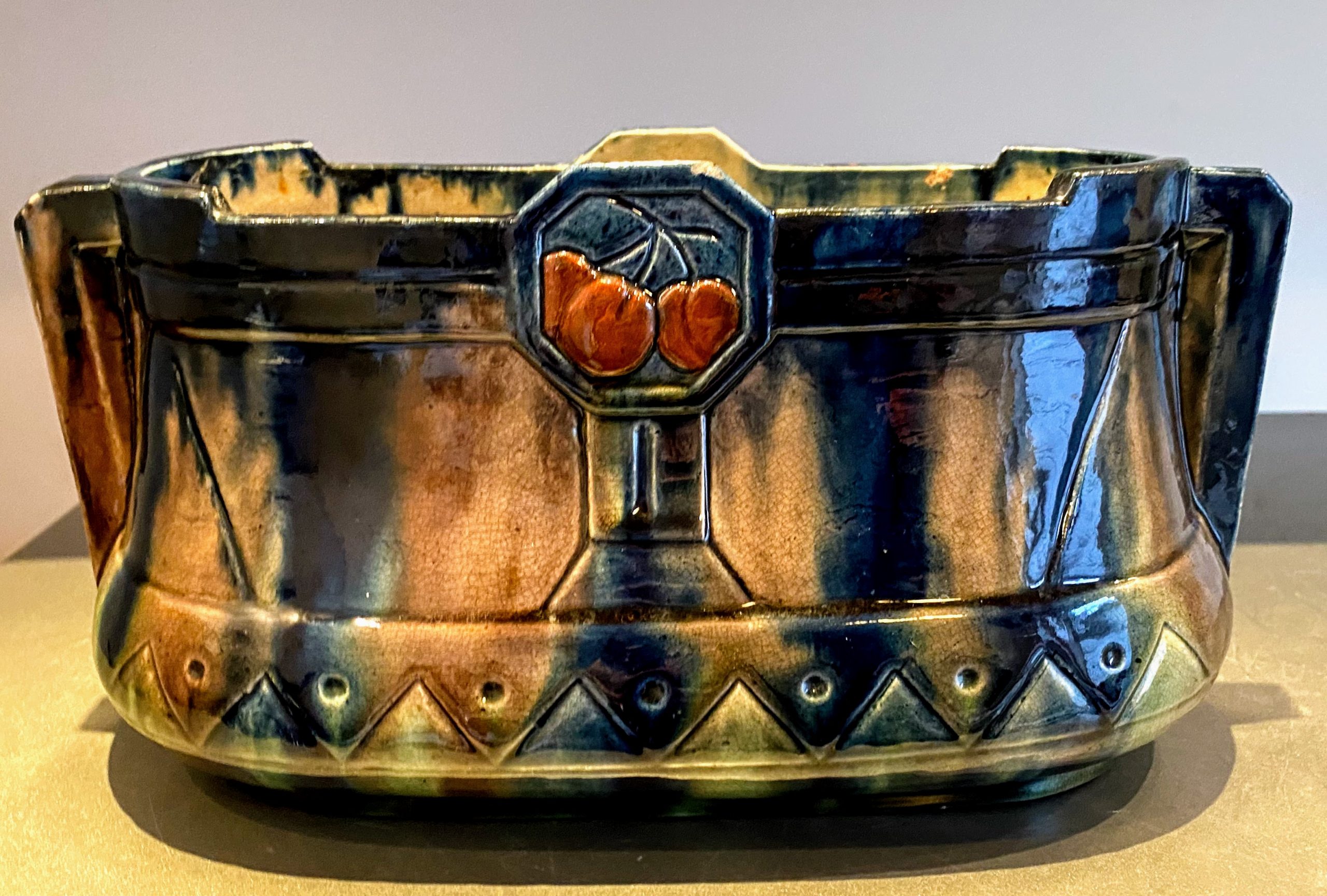 5393162453.jpg Art deco cachepot in Vlaams aardewerk