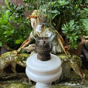 Antieke melkwitte Opaline olielamp – Thiel & Bardenheuer, Ruhla Duitsland, ca. eind 19e eeuw