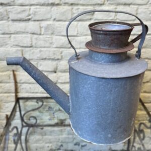 5441402413.jpg Vintage gegalvaniseerde zinken oliekan met dubbele oliefilter – ca. 1940