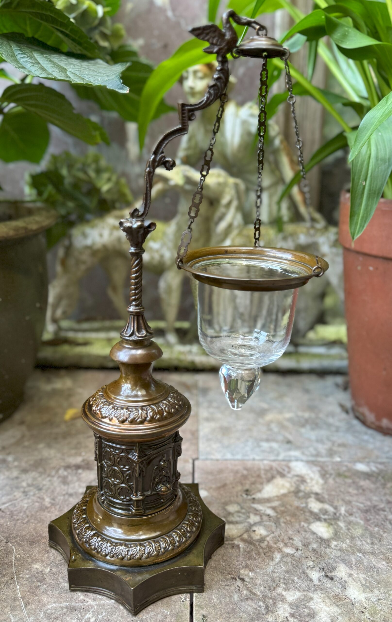 Bronzen kaarsennachtlampje met decoratieve zuil en kristallen houder - ca. 1900