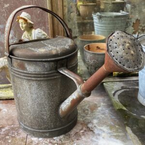 5443813042.jpg Stoere landelijke zinken gieter 12 L – Frankrijk, jaren ’30
