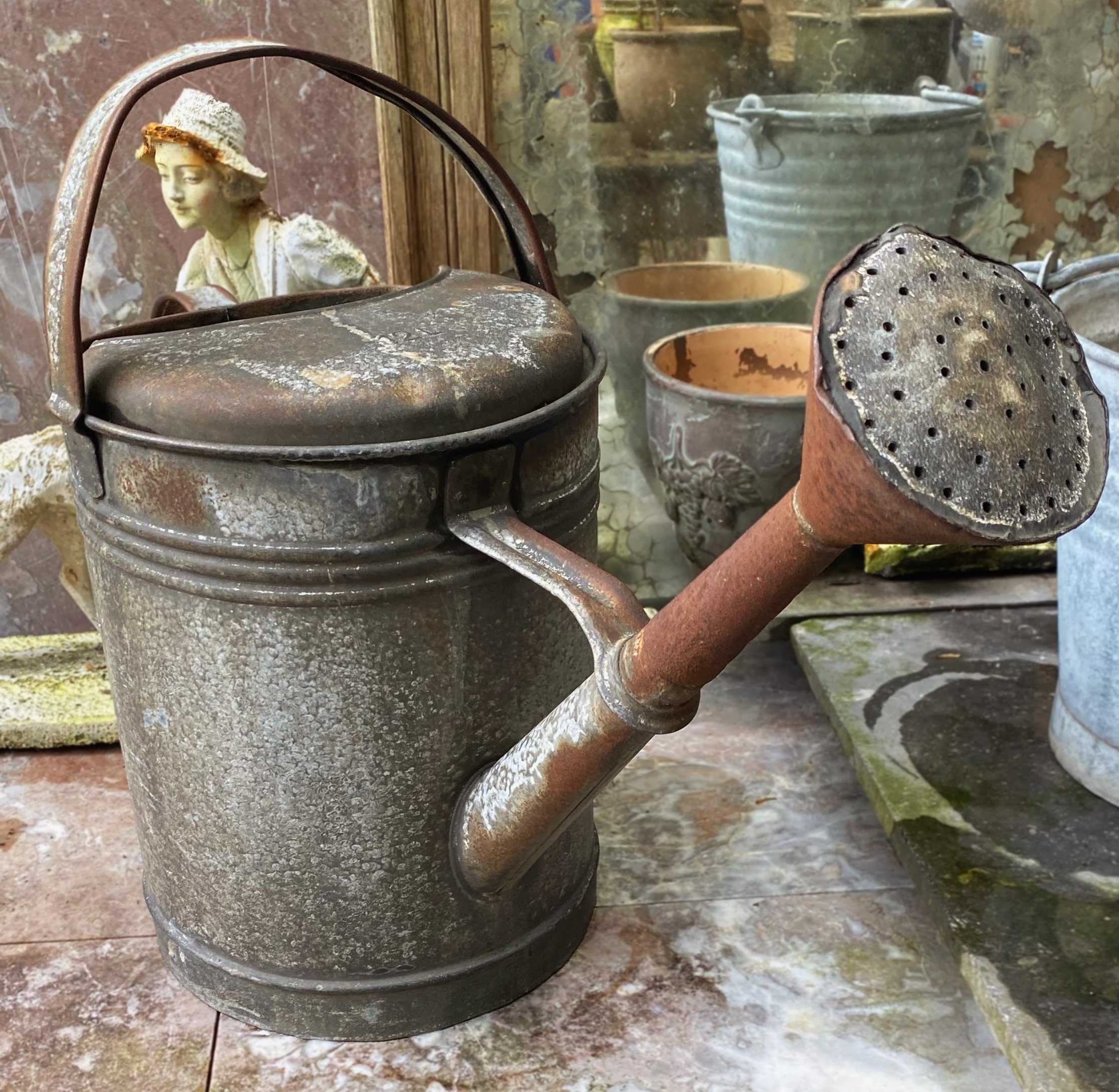 Stoere landelijke zinken gieter 12 L – Frankrijk, jaren ’30