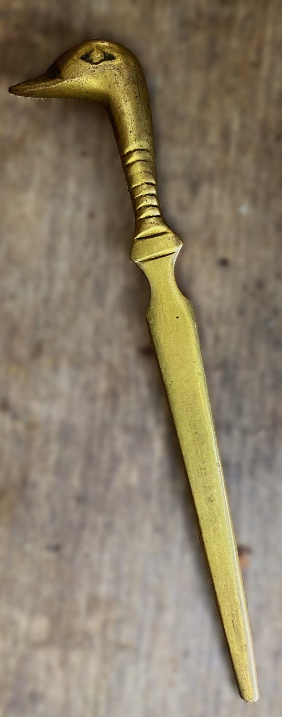 5455898161.jpg Prachtige koperen briefopener met vogelkop als handvat – ca. 1960–1970