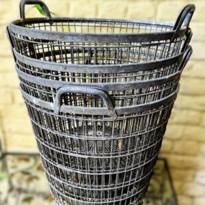 5458959414.jpg Belgische industriële draad aardappelmand met handvatten – jaren 60