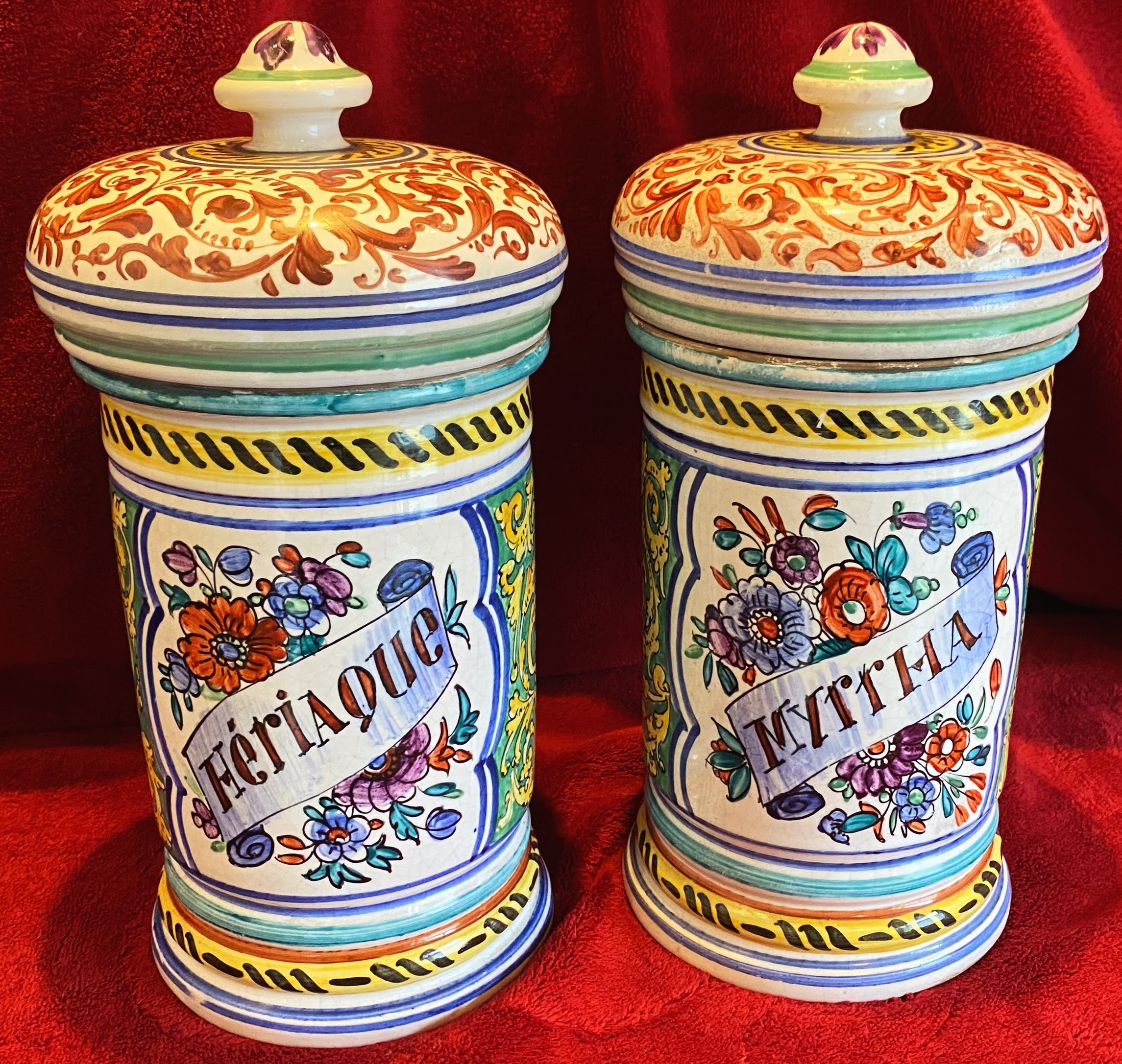 5461665421.jpg Rijk veelkleurige handbeschilderde terracotta apothekerspotten Thériaque & Myrrha met deksel – ca. 20e eeuw
