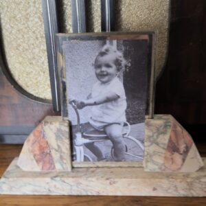 ​Exclusieve Art Deco Fotolijst in Driekleurig Marmer – ca. 1930