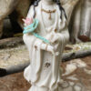 Antiek Chinees Guan Yin porseleinen beeldje uit Macau (1)_resultaat Gouden Sereniteit – Zeldzaam Chinees Guan Yin beeldje – Serene Chinese Guan Yin porcelain figurine – 1960s