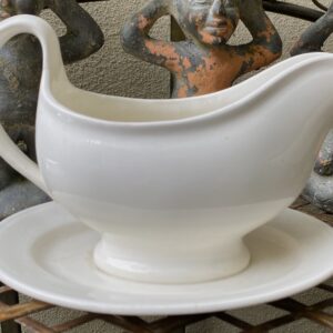 Antieke saucière met aangehechte onderplaat – P. Regout Maastricht | Antique sauce boat with attached underplate – P. Regout Maastricht, c.1836–1890