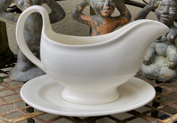 Antieke Saucière met aangehechte onderplaat P Regout Maastricht (20) Antieke saucière met aangehechte onderplaat – P. Regout Maastricht | Antique sauce boat with attached underplate – P. Regout Maastricht, c.1836–1890