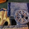 Antiek Delfts porseleinen Hollands melkmeisje met hondenkar – Antique Delft porcelain Dutch milkmaid with dog cart – ca. 1900