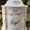 Antique French porcelain storage jars “Sucre” & “Café” – early 1900s (4) Antieke Franse voorraadpotten “Sucre” en “Café” | Antique French porcelain storage jars “Sucre” & “Café” – early 1900s