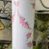 Antieke Duitse Max Roesler cilindervaas – porselein met netrand en rozenvolants | Antique German Max Roesler porcelain cylinder vase – reticulated rim & rose volants, c.1894–1921