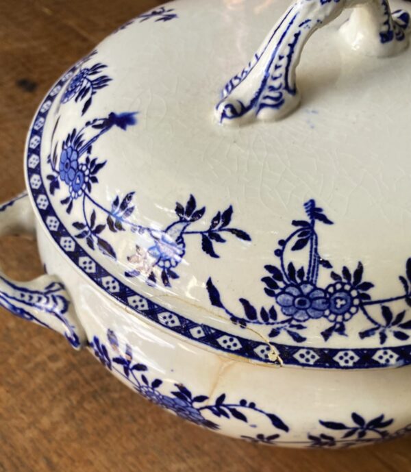 Antique ceramic tureen with lid – Petrus Regout Maastricht Dresden Decor, 19th century (12) Antieke keramische soepterrine met deksel | Antique ceramic tureen with lid – Petrus Regout Maastricht Dresden Decor, 19th century
