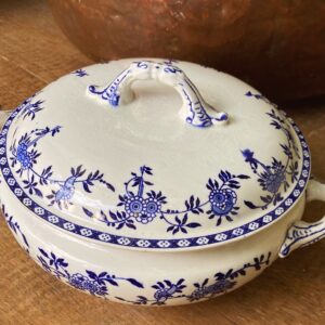 Antique ceramic tureen with lid – Petrus Regout Maastricht Dresden Decor, 19th century (14) Antieke keramische soepterrine met deksel | Antique ceramic tureen with lid – Petrus Regout Maastricht Dresden Decor, 19th century