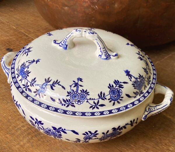 Antique ceramic tureen with lid – Petrus Regout Maastricht Dresden Decor, 19th century (14) Antieke keramische soepterrine met deksel | Antique ceramic tureen with lid – Petrus Regout Maastricht Dresden Decor, 19th century
