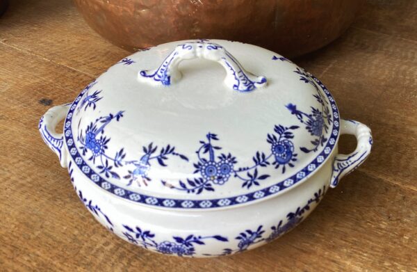 Antique ceramic tureen with lid – Petrus Regout Maastricht Dresden Decor, 19th century (15) Antieke keramische soepterrine met deksel | Antique ceramic tureen with lid – Petrus Regout Maastricht Dresden Decor, 19th century