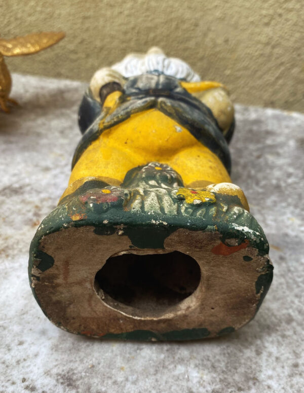 Antique earthenware garden gnomes with faded paint – ca. 1950 (16) Antieke aardewerken tuinkabouters met vervaagde verflaag – Antique earthenware garden gnomes with faded paint – ca. 1950