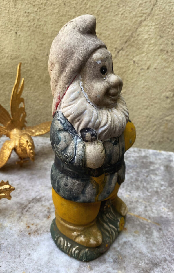 Antique earthenware garden gnomes with faded paint – ca. 1950 (17) Antieke aardewerken tuinkabouters met vervaagde verflaag – Antique earthenware garden gnomes with faded paint – ca. 1950