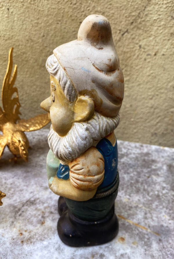 Antique earthenware garden gnomes with faded paint – ca. 1950 (3) Antieke aardewerken tuinkabouters met vervaagde verflaag – Antique earthenware garden gnomes with faded paint – ca. 1950