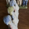Antieke polychrome porseleinen boerenkinderen in Hollandse klederdracht – Antique polychrome porcelain Dutch farm children – ca. 1900