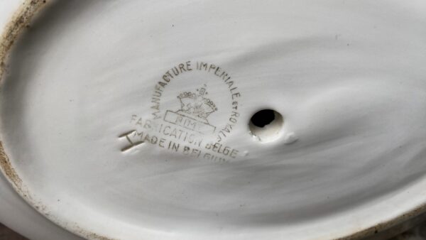 Antieke sauskom met onderplaat | Antique sauce boat with underplate – Manufacture Imperiale et Royale Nimy, early 20th century