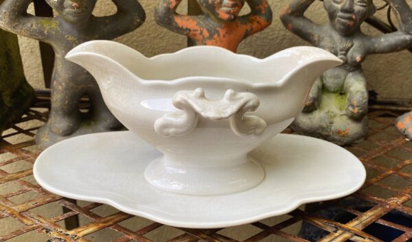 Antique white sauce boat with double‑ear ornament Imperial Model – Société Céramique Maastricht, late 19th century (12) Antieke witte sauskom met dubbeloorornament Model Imperial | Antique white sauce boat with double‑ear ornament Imperial Model – Société Céramique Maastricht, late 19th century