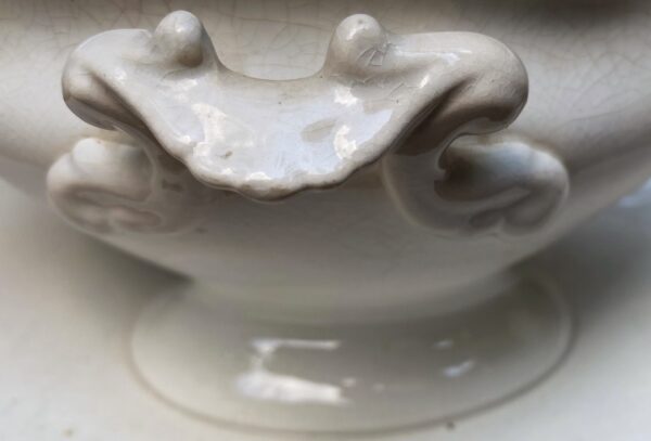 Antique white sauce boat with double‑ear ornament Imperial Model – Société Céramique Maastricht, late 19th century (9) Antieke witte sauskom met dubbeloorornament Model Imperial | Antique white sauce boat with double‑ear ornament Imperial Model – Société Céramique Maastricht, late 19th century