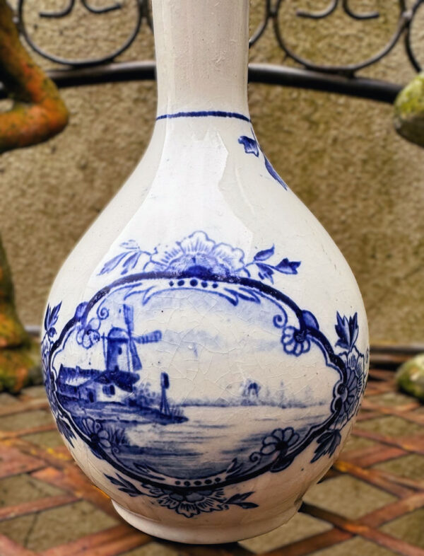 Charming Delft Blue vase with windmill and sailing ship scene – 20th century (10) Prachtig Delfts Blauw vaasje met molen- en scheepstafereel – Charming Delft Blue vase with windmill and sailing ship scene – 20th century