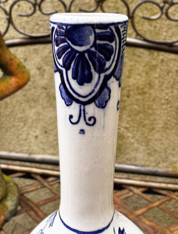 Charming Delft Blue vase with windmill and sailing ship scene – 20th century (8) Prachtig Delfts Blauw vaasje met molen- en scheepstafereel – Charming Delft Blue vase with windmill and sailing ship scene – 20th century
