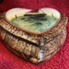 Prachtig hartvormig H. Bequet doosje met maritiem decor – Charming H. Bequet heart-shaped trinket box with maritime décor – mid-20th century